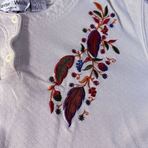 Baxter Wells Petite Ivory Floral Embroidered Henley Top Size L - Picture 2 of 8